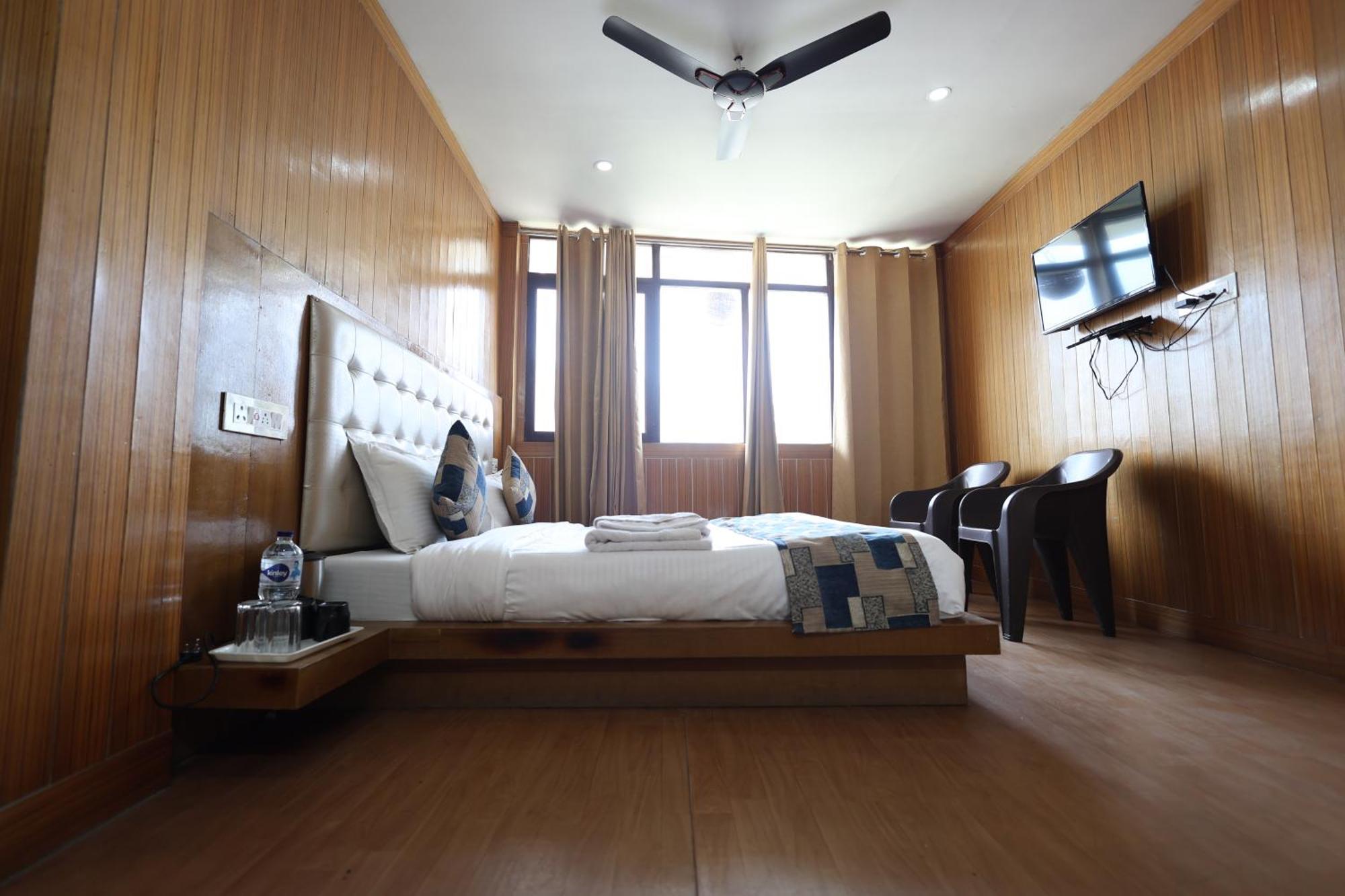 Sleeping Beauty Hotel Moutain View Property Joshīmath Dış mekan fotoğraf