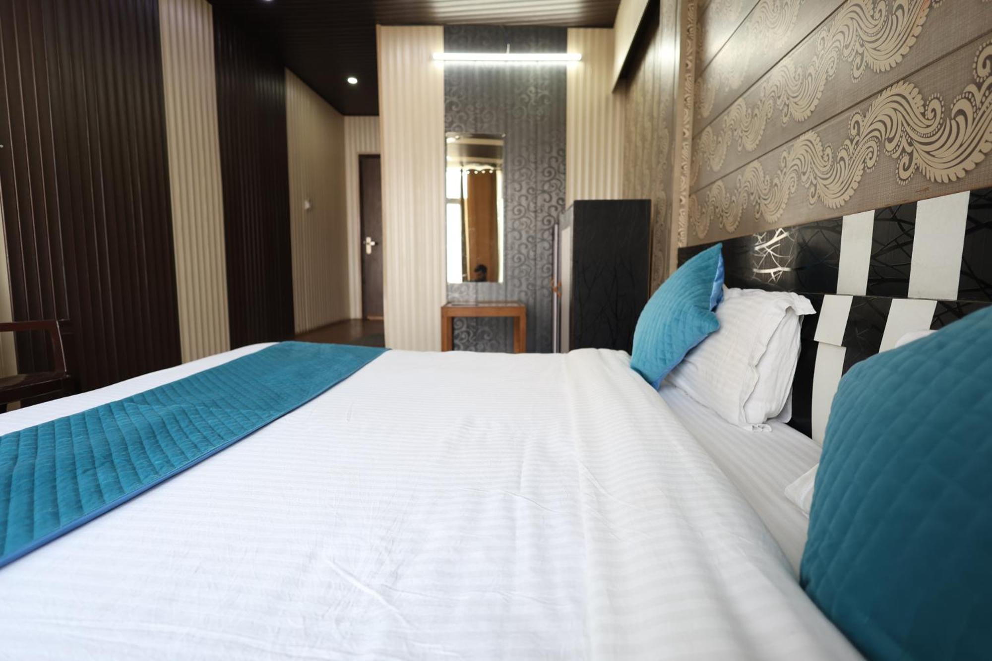 Sleeping Beauty Hotel Moutain View Property Joshīmath Dış mekan fotoğraf